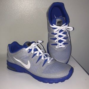 Women’s Nike tennis shoes NWT!